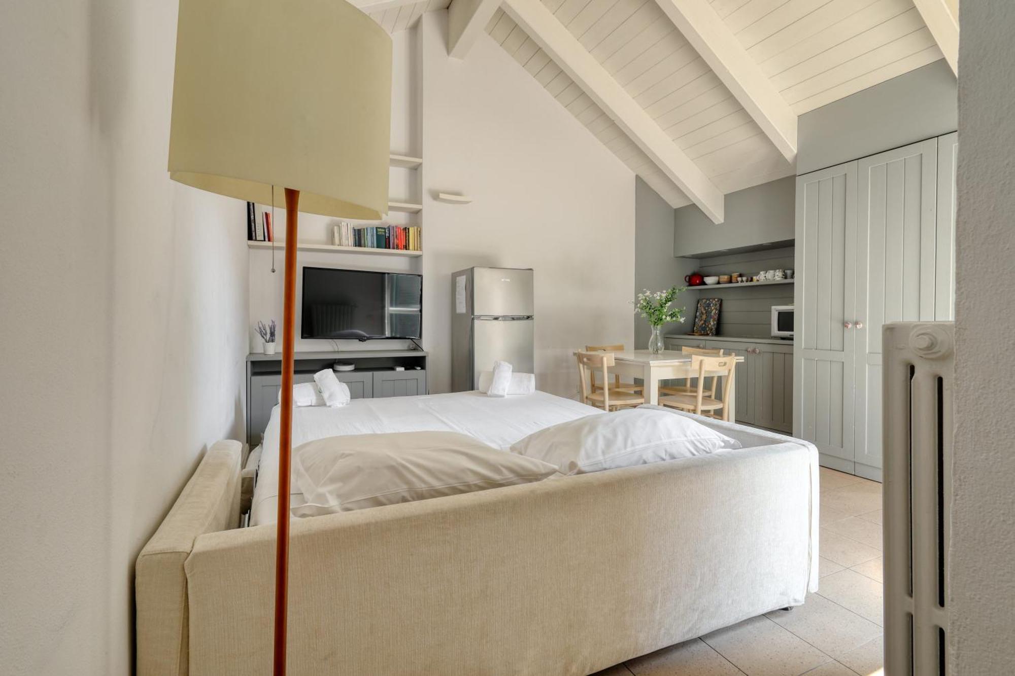 Joivy Cosy 1br Flat Near Sempione Park Appartement Milan
