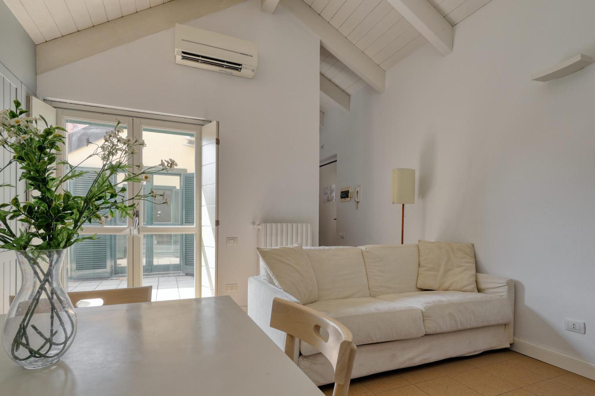 Joivy Cosy 1br Flat Near Sempione Park Appartement Milan